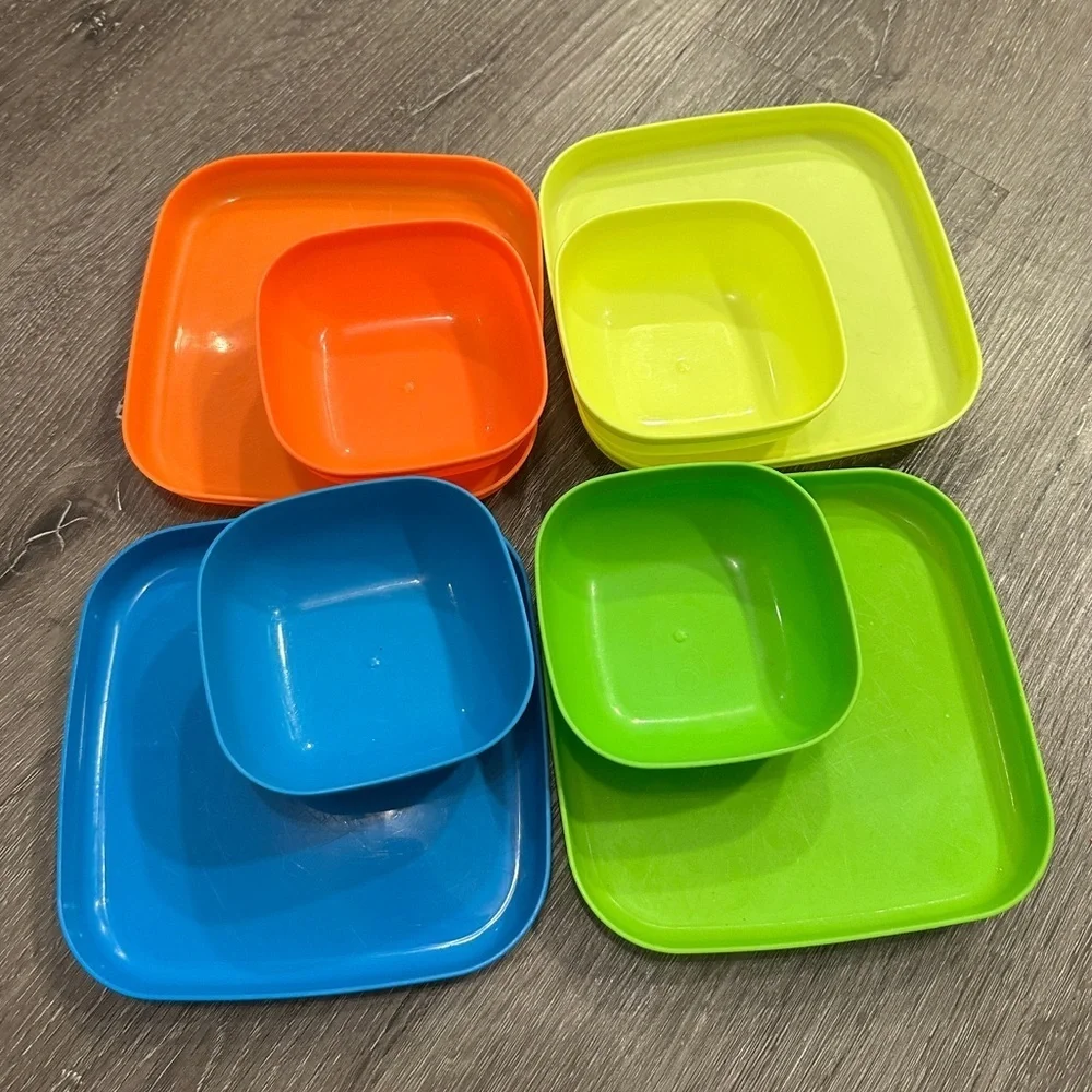 Kids plastic dinnerware set 25 pieces